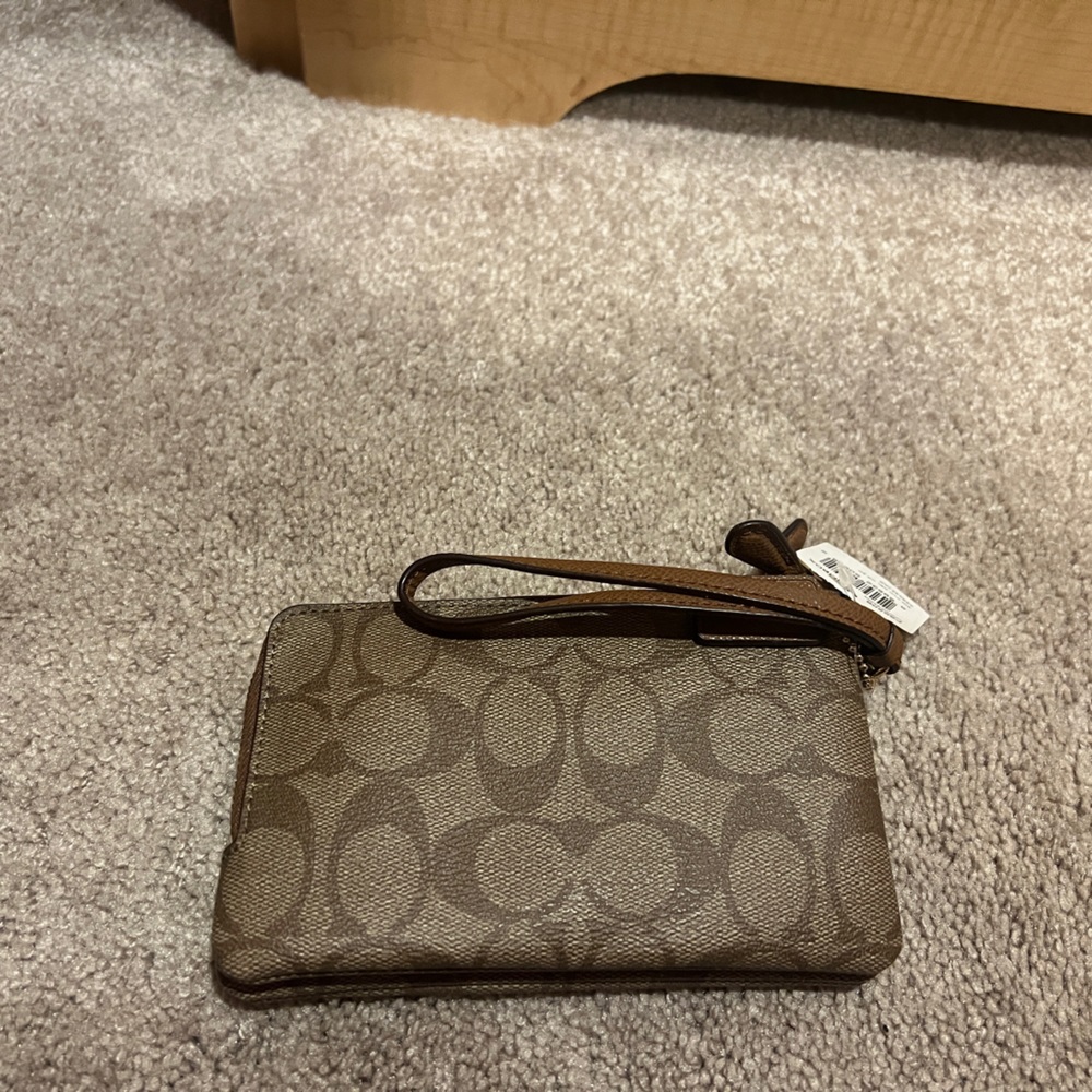 COACH WRISTLET BRAND NEW